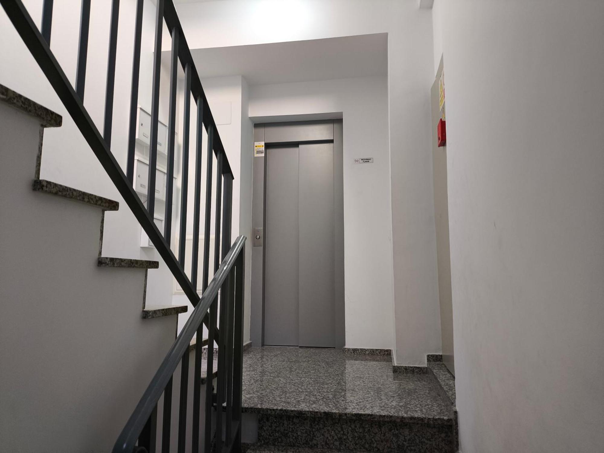 Ar - De 3 Con Ascensor En Huesas, Apartment